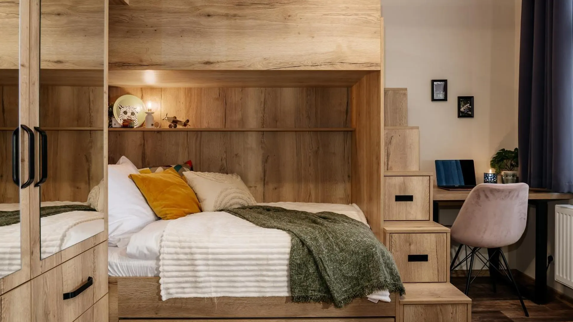 Prague Days - Family 2Bdr Apt - Ac - Darts - Netflix - Hip District